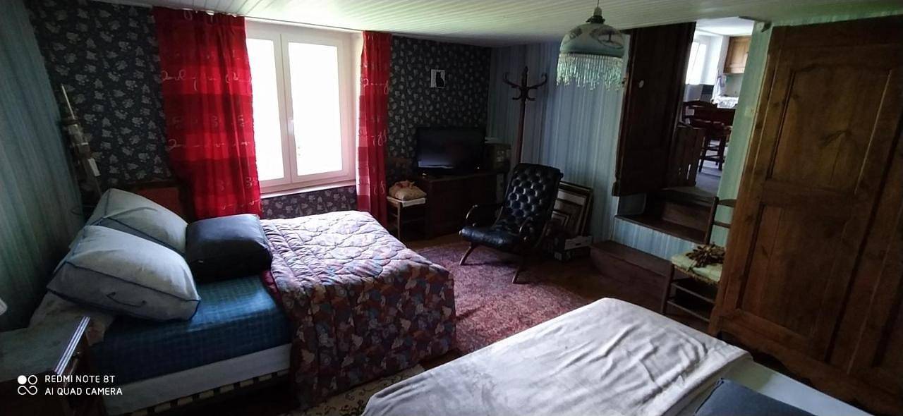 Appartement entier, One-Bedroom Apartment in Villeneuve-d'Allier, Haute-Loire