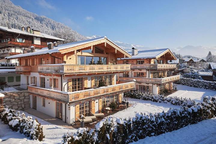 Chalet für 6 Personen, mit Balkon und Whirlpool sowie Terrasse und Garten in Kitzbühel