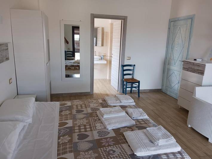 Ferienhaus für 2 Personen, mit Balkon und Terrasse sowie Garten und Seeblick