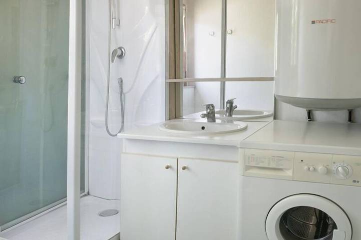 Gîte pour 4 personnes, avec piscine et terrasse à La Balme-de-Sillingy - 4