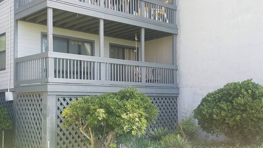 Vacation rental for 6 people, with pool and balcony in North Topsail Beach