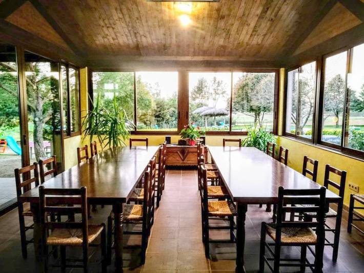 Maison de campagne pour 30 personnes, avec jardin ainsi que vue et piscine, animaux acceptés à Sils - 2