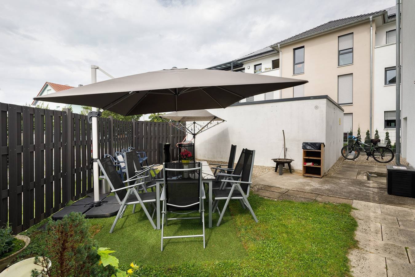 Ganze Wohnung, Apartment 'Zentrum Nähe' mit privatem Garten, Balkon und Wlan in Laupheim, Landkreis Biberach