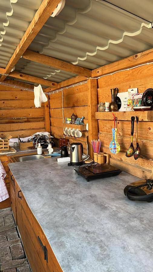 Gîte pour 4 personnes, avec jardin et vue ainsi que balcon et piscine dans Bar - 3