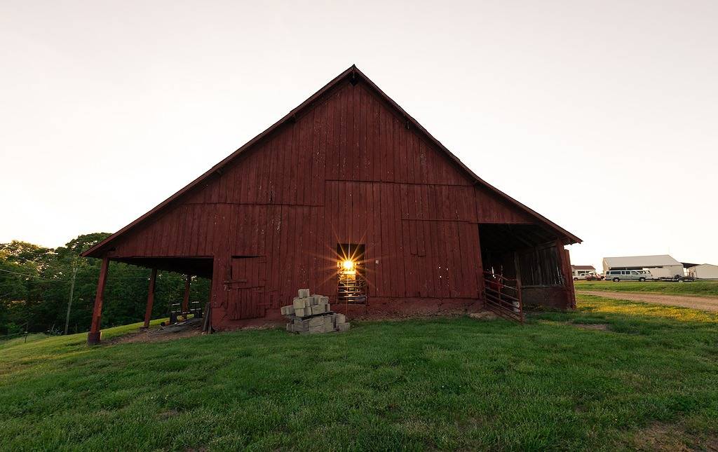 Log Cabin for 4 Guests in Ozark Mountains, Missouri