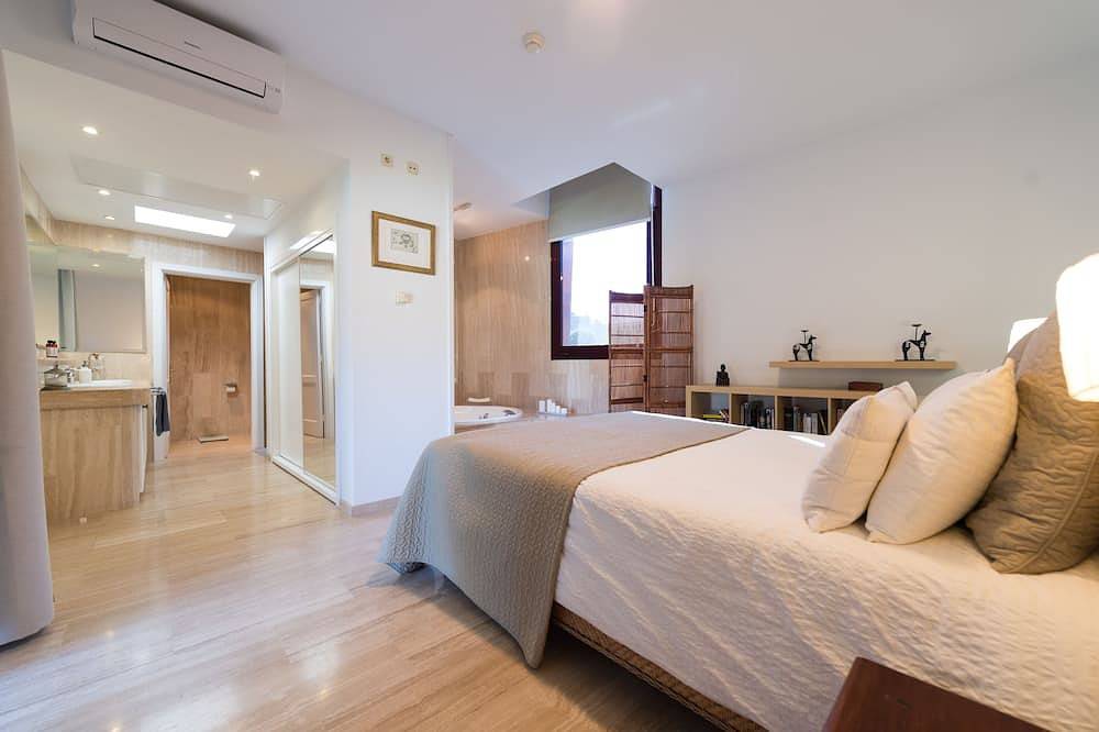 Anfi Tauro Villa Carmela, Pool, Hot Tub, Private Garden -Uninterrupted Sea Views in Pueblo de Tauro, South Gran Canaria
