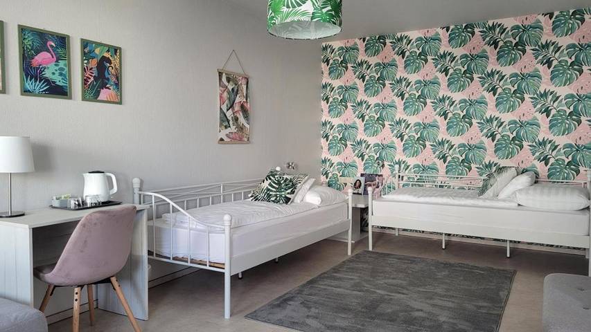 Gîte pour 8 personnes, avec jardin et jacuzzi à Eger