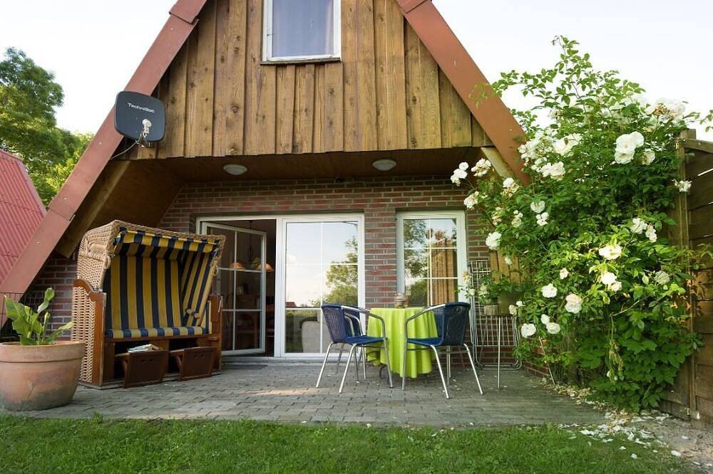 Vacation home Adam (completely renovated) in Zetel, Südliche Nordseeküste