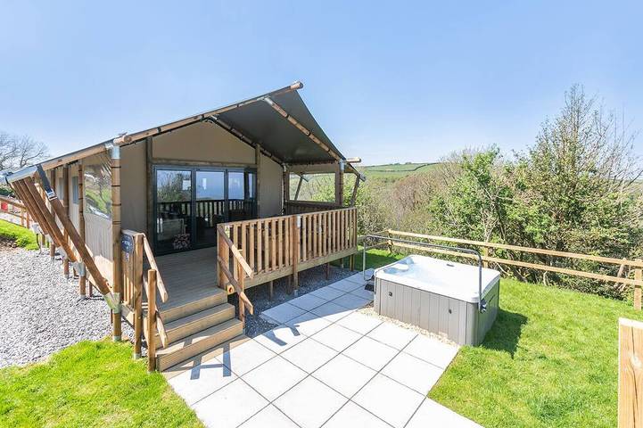 Sea View 2 Bed Hot Tub Safari Tent - Kestrel in Exmoor