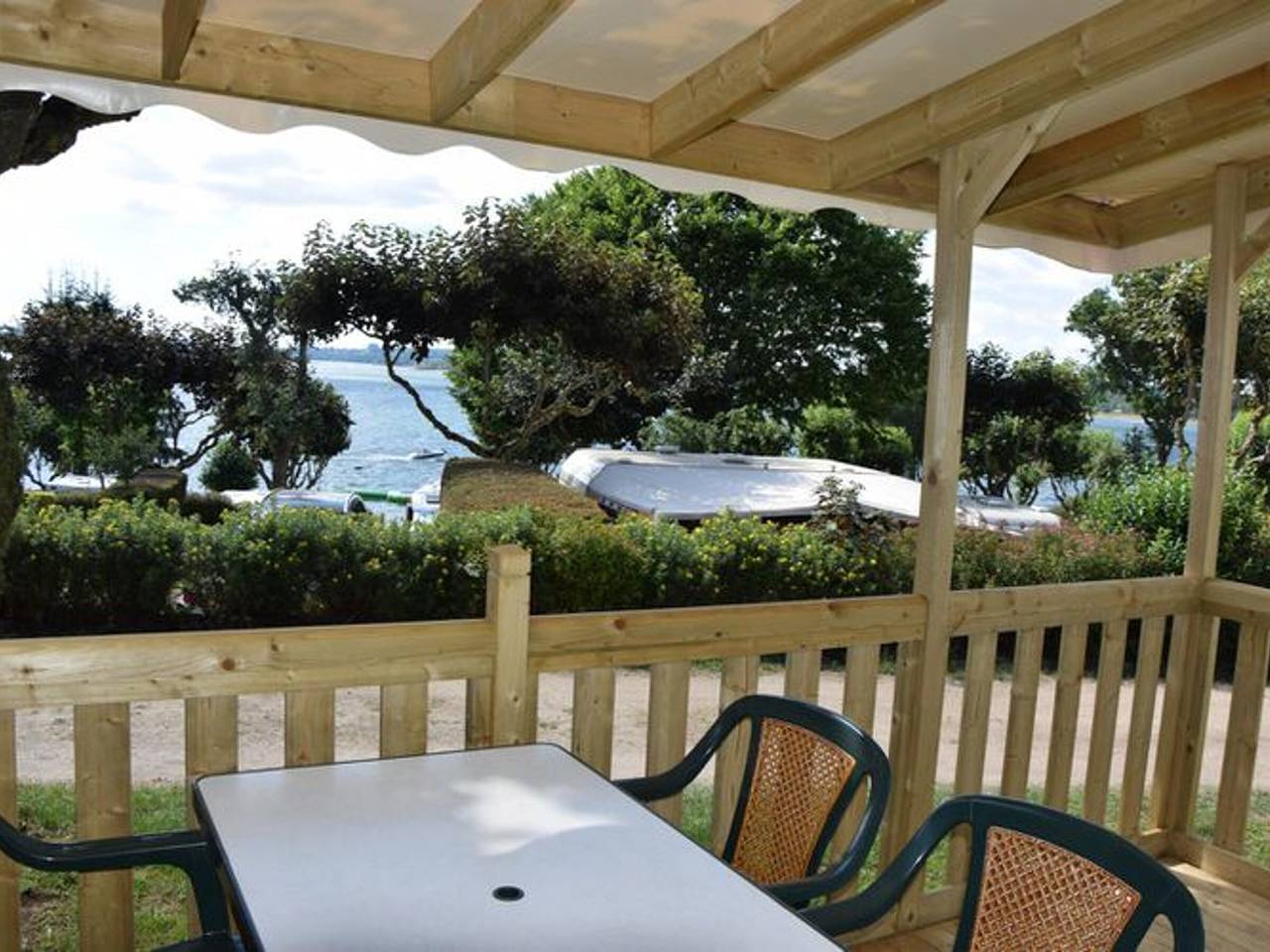 Casa móvil para 5 pers, terraza, cocina equipada in Salles-Curan, Lago de Pareloup
