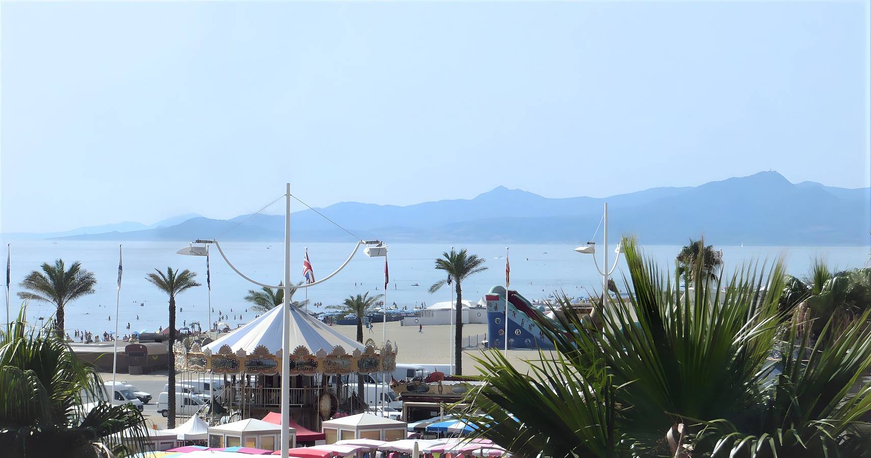 Ganze Wohnung, Sonnige F2-Wohnung mit Meerblick, 48 m², zentrale Lage, 17 m² Terrasse in Canet-en-Roussillon, Côte d'Améthyste
