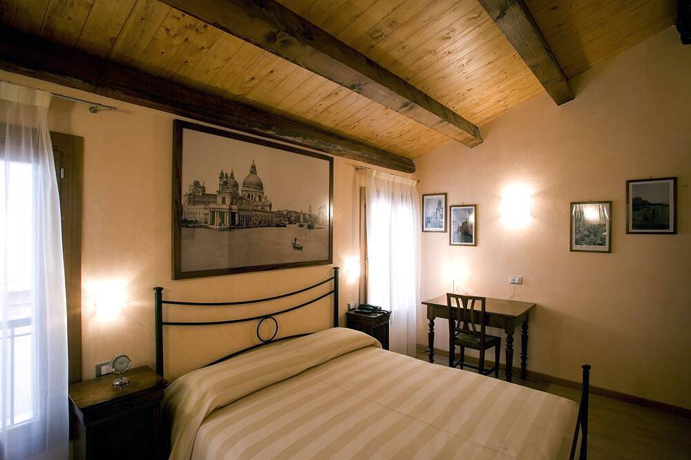 Ca 'Barba B & B a place to stay in Venice, Laguna di Venezia