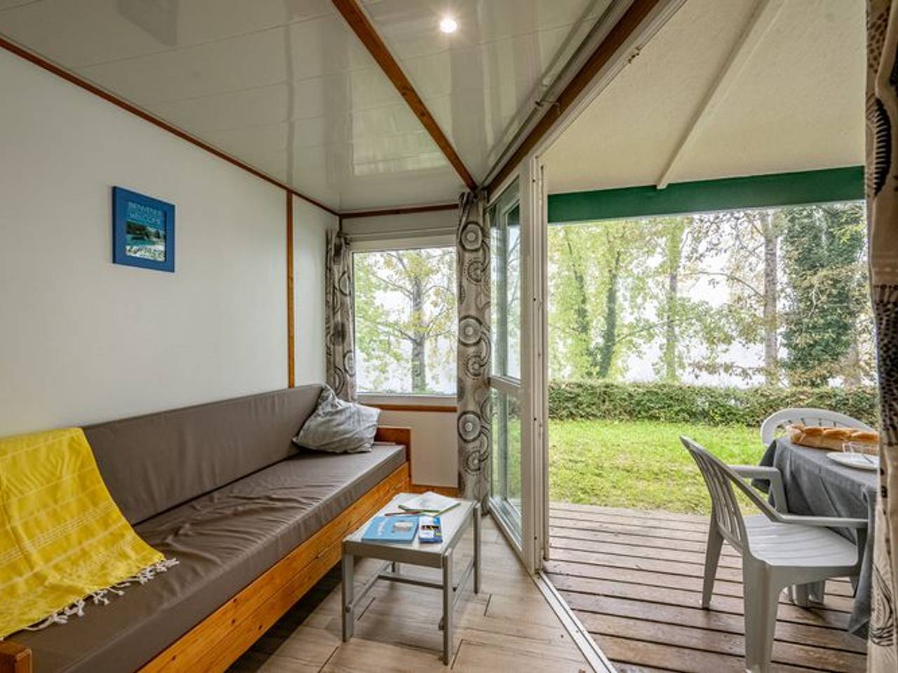 Chalet 6 pers, Terraza, Dos dormitorios in Badefols-sur-Dordogne, Périgord Pourpre
