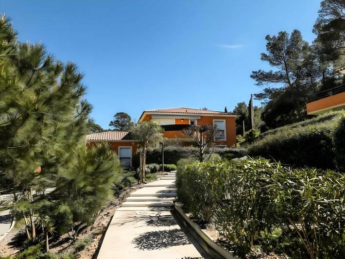 Gîte pour 4 personnes, avec terrasse dans Plage Camp Long - 3