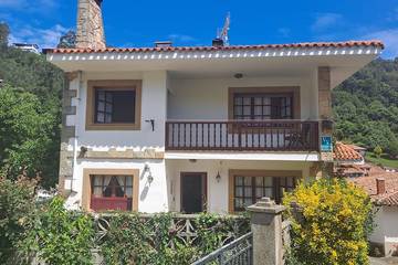 Gîte pour 6 personnes, avec balcon et jardin dans Tazones