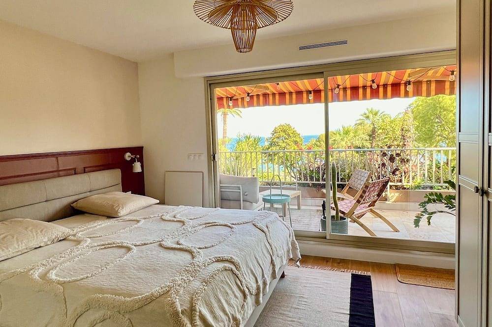 Entire apartment, Luxury Èze Flat -Walk to the Beach in Èze, Nice region