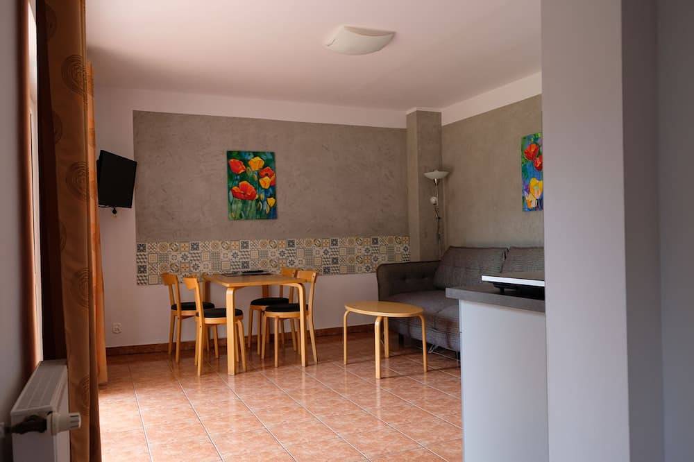 Ganze Wohnung, 3 - Zimmerwohnung mit Terrasse - 450m vom Strand in Rowy, Slowinzischer Nationalpark