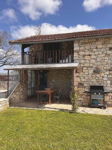 Gîte pour 6 personnes, avec jardin ainsi que piscine et vue à Les Cabannes (Tarn)