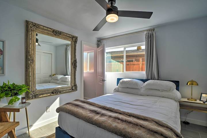 Vacation rental for 10 people, with hot tub and terrace as well as yard in Albuquerque