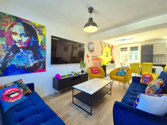 Gîte pour 10 personnes, avec Terrasse et Jardin à Tinqueux