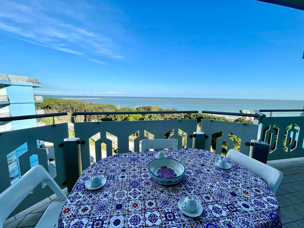Ganze Wohnung, Ferienwohnung mit Meerblick und Gemeinschaftspool in Porto Santa Margherita, Caorle