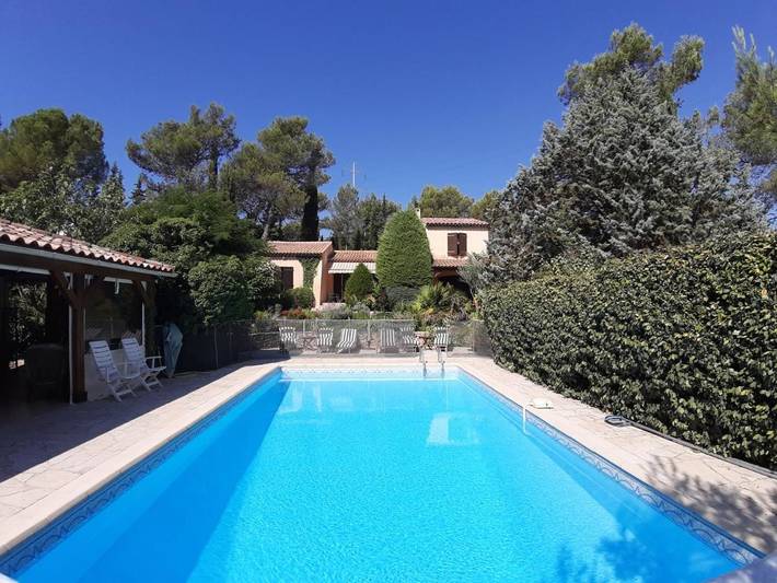 B&b per 2 persone, con panorama e giardino nonché piscina, adatto a famiglie con bambini in Provenza