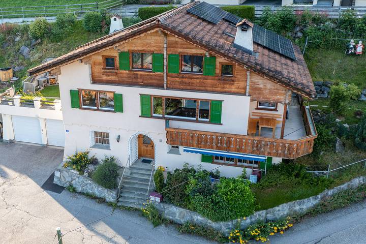 Ferienhaus für 11 Personen, mit Sauna und Garten sowie Terrasse in Graubünden