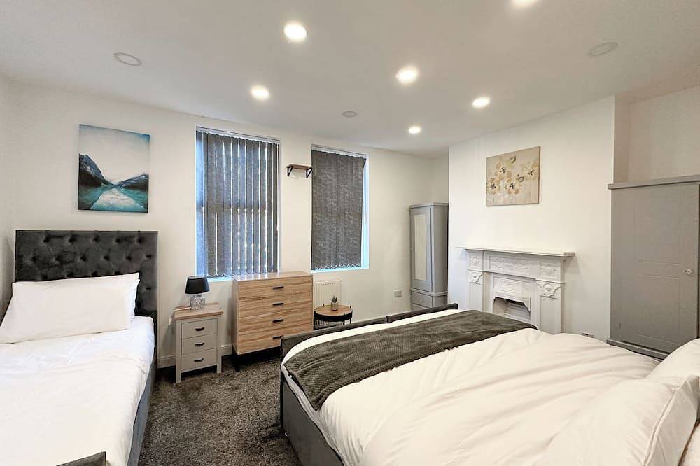 Cosy 5-Bed Home in Levenshulme in Manchester, Greater Manchester