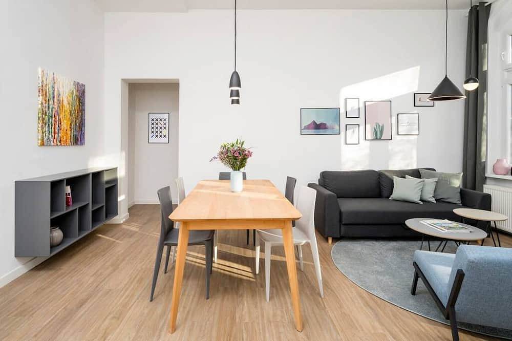 Ganze Wohnung, 2-Bedroom Apartment (80sqm) with a balcony(4) in Wedding Berlin, Berlin