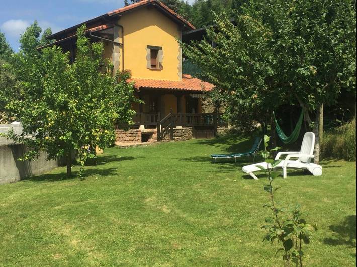 Casa rural para 4 personas, con Balcón y Jardín en Costa de Cantabria
