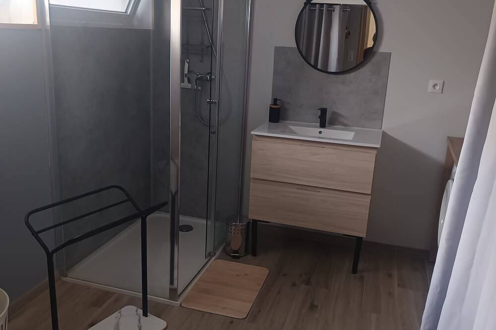 Appartement entier, Appartement avec extérieur in Mirebeau, Vienne (France)