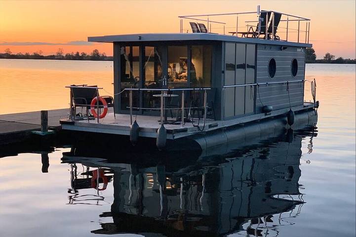 Hausboot für 4 Personen, mit Terrasse und Whirlpool in Rheinland-Pfalz