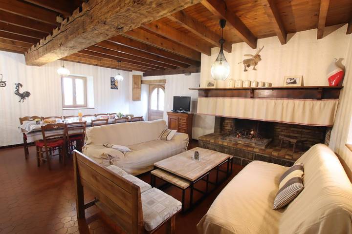 Gîte pour 10 personnes, avec jardin dans Béarn - 4