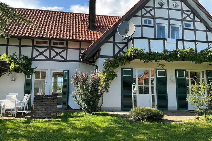 Ferienhaus für 10 Personen, mit Garten und Balkon in Nonnenhorn