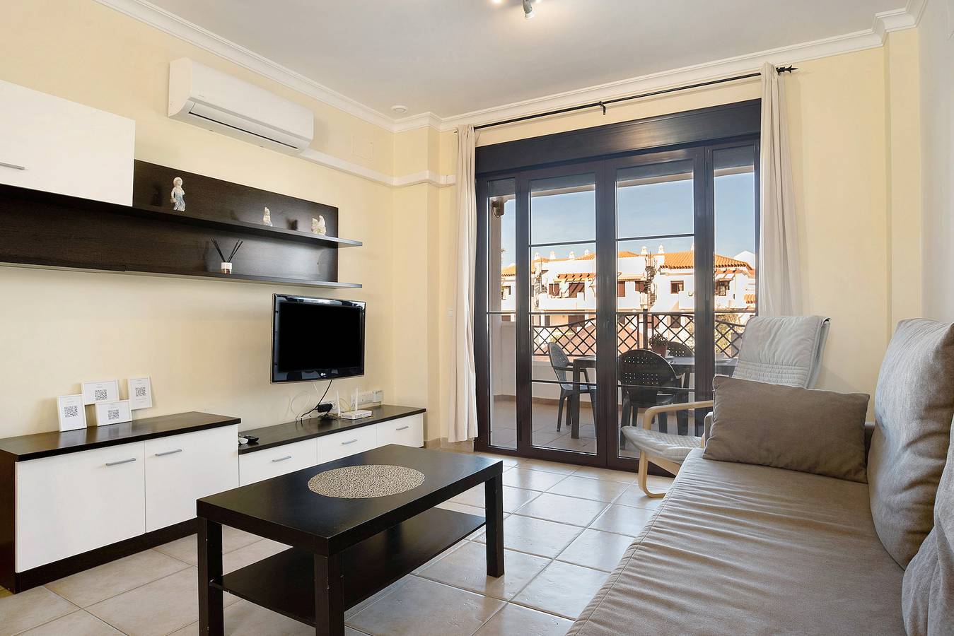 Ganze Wohnung, Ferienwohnung '1ª Pl Coto De Santi Petri 315' mit Gemeinschaftspool, Wlan und Klimaanlage in Playa La Barrosa, Chiclana de la Frontera