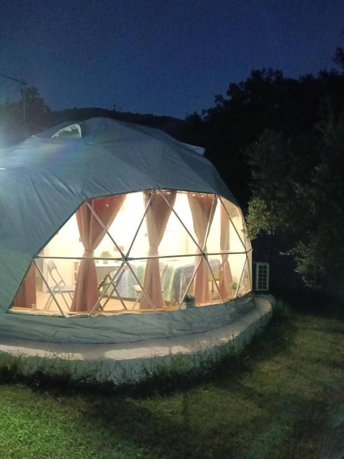 Camping per 2 persone, con Terrazza e Idromassaggio nonché Giardino e Piscina in Basilicata