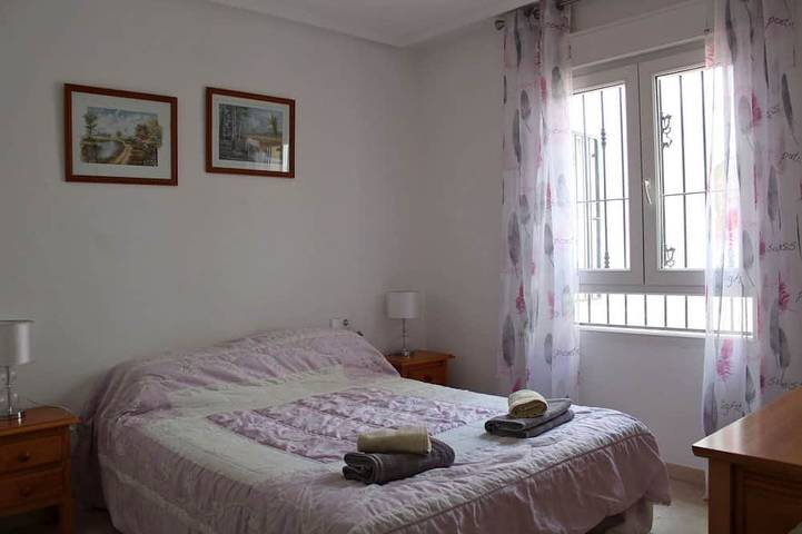 Ganze Wohnung, 2 Bed 2 Bath Apt direkt an der Villamartin Plaza, perfekte Lage! in Brisas y Golf, Orihuela