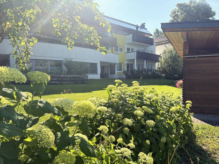 Ferienwohnung für 8 Personen, mit Terrasse und Ausblick sowie Garten in Eben im Pongau