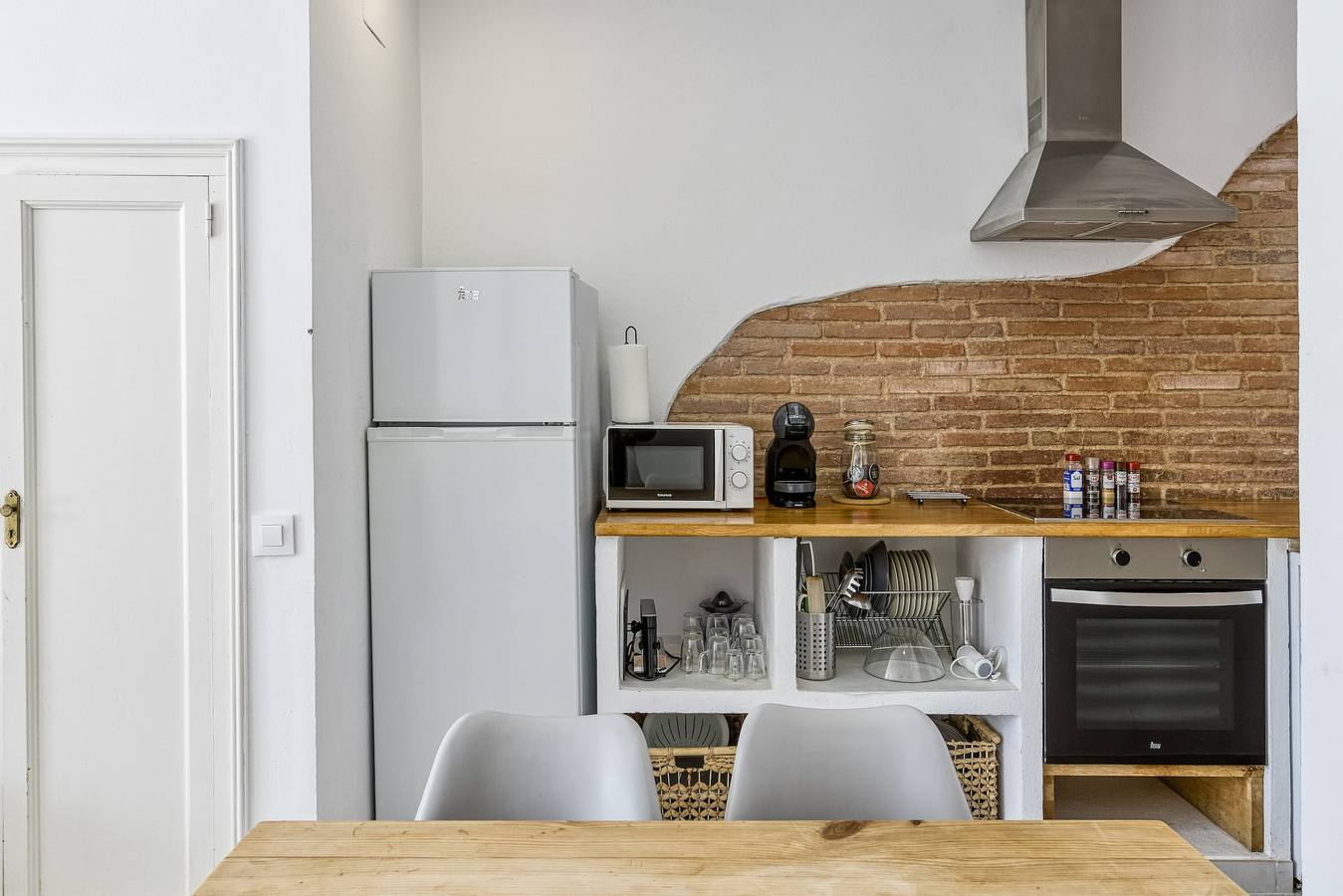 Apartamento entero, Apartamento 'La Cort' con vistas a la montaña, Wi-Fi y aire acondicionado in Platja d'Aro, Costa Brava