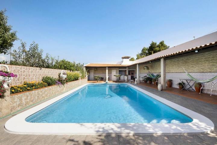 Location de vacances pour 8 personnes, avec terrasse et jardin dans Oliveira de Azeméis