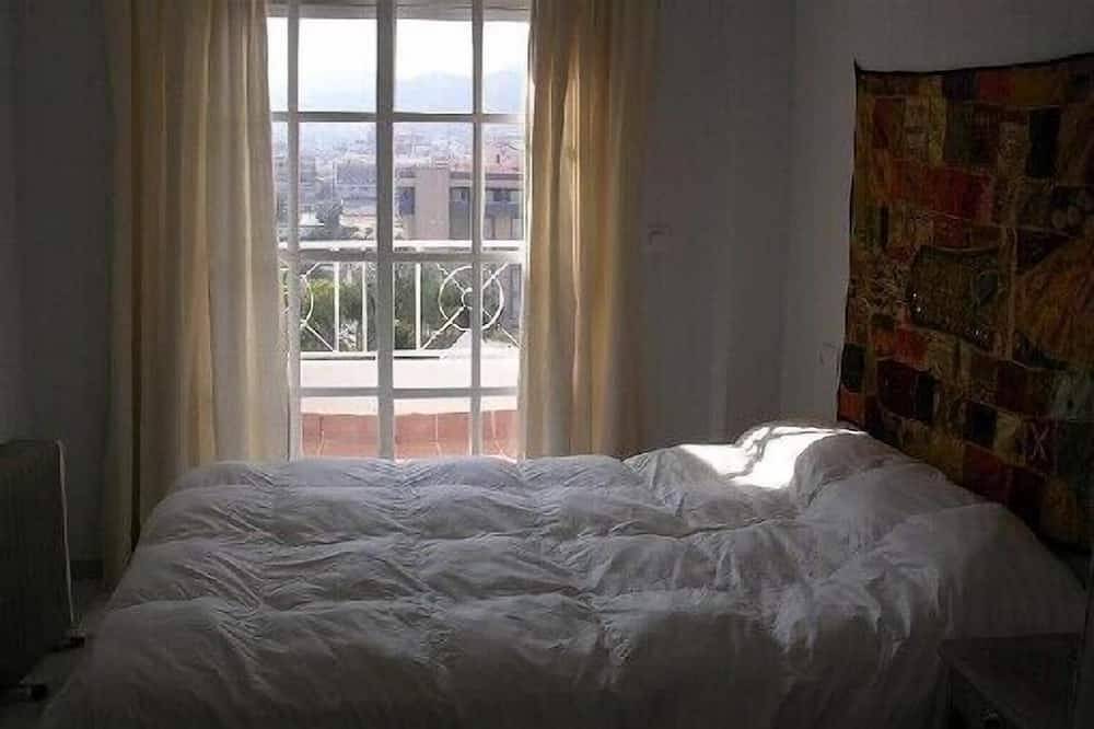 Villa with private tropical garden of 600 m².  Swimming pool and tennis in Los Pinos (Almunecar), Almuñecar