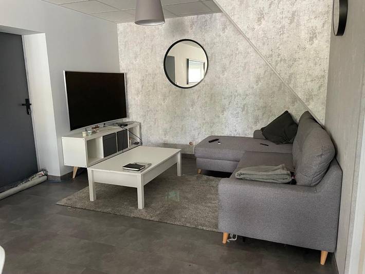 Location de vacances pour 4 personnes, avec terrasse ainsi que jardin et piscine à La Suze-sur-Sarthe - 2