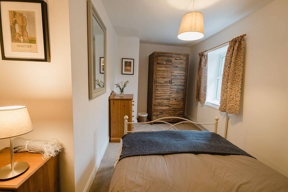 Swan Cottage, Village Centre in West Yorkshire