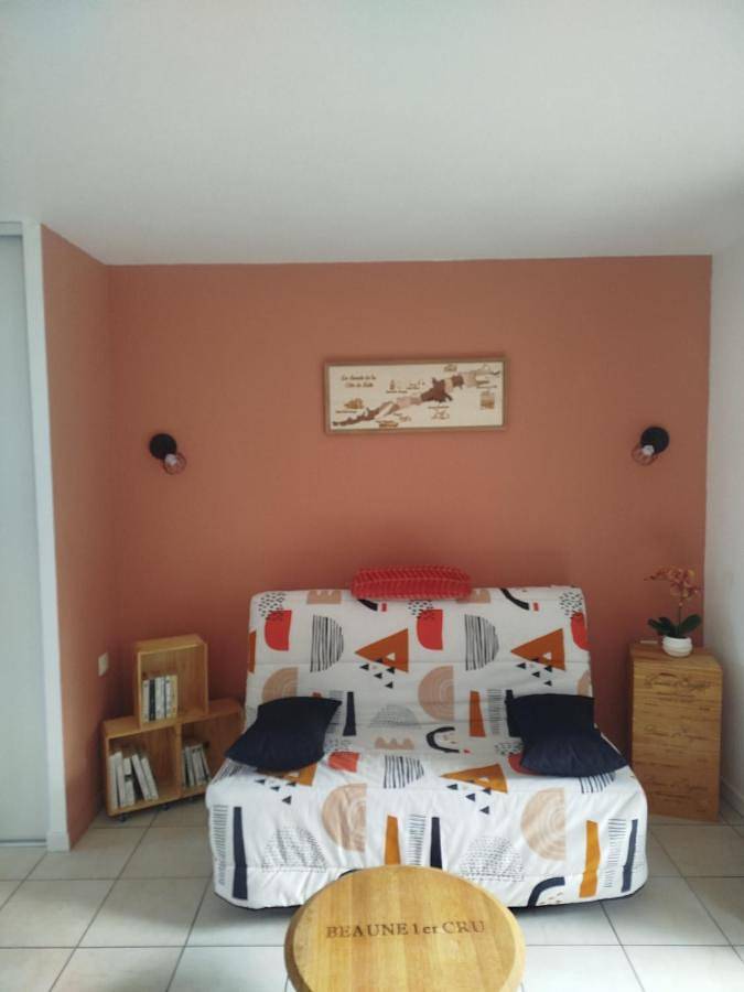 Gîte pour 6 personnes, avec piscine ainsi que sauna et terrasse à Levernois - 2