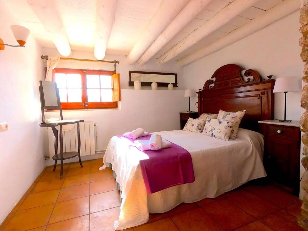 Appartement entier, Appartement "Casa Cueva De Piedra" avec vue sur les montagnes, piscine partagée et Wi-Fi in Castellterçol, Barcelone l'intérieur des terres