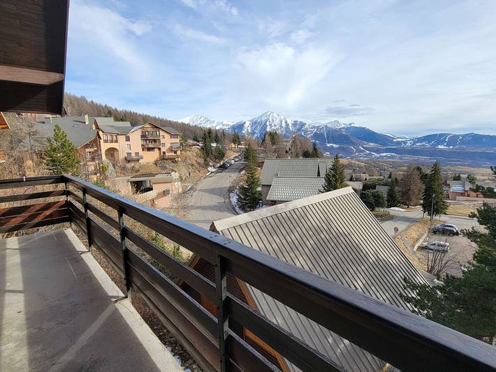 Chalet acogedor con capacidad para 5 personas, cerca de pistas de esquí, senderismo y comercios in Saint-Michel-de-Chaillol, Parque Nacional de los Ecrins