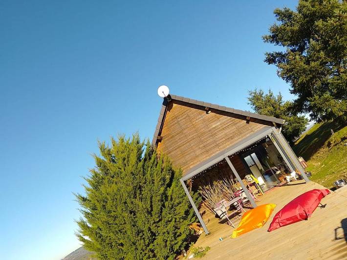 Gîte pour 6 personnes, avec vue et jardin, animaux acceptés à Cressanges