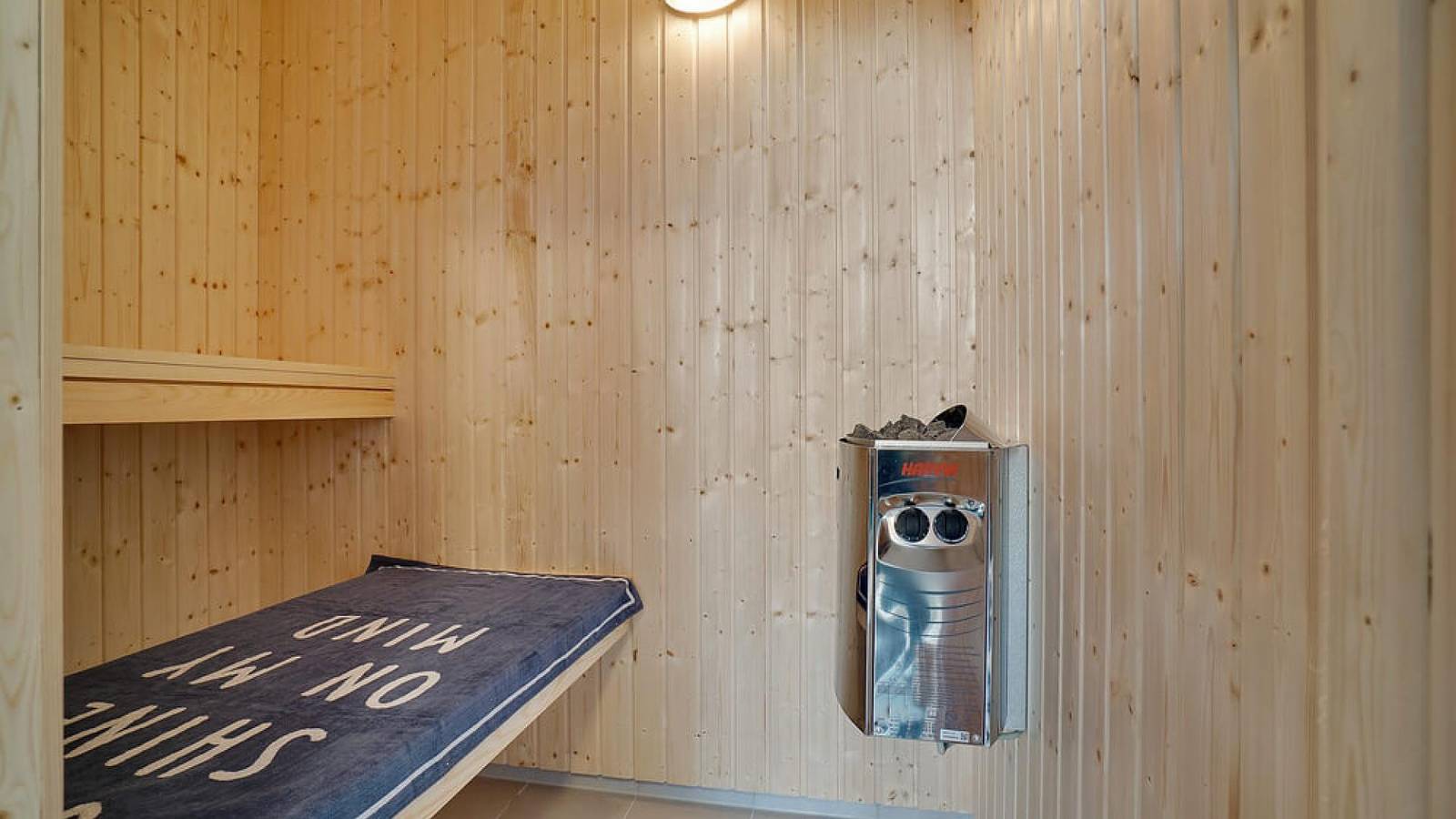 16-person pool house with activity room in Vejby Strand. in Vejby Strand, Vejby