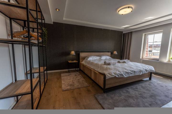 Ganze Wohnung, Ferienwohnung für 6 Personen mit Balkon in Pristina, Kosovo