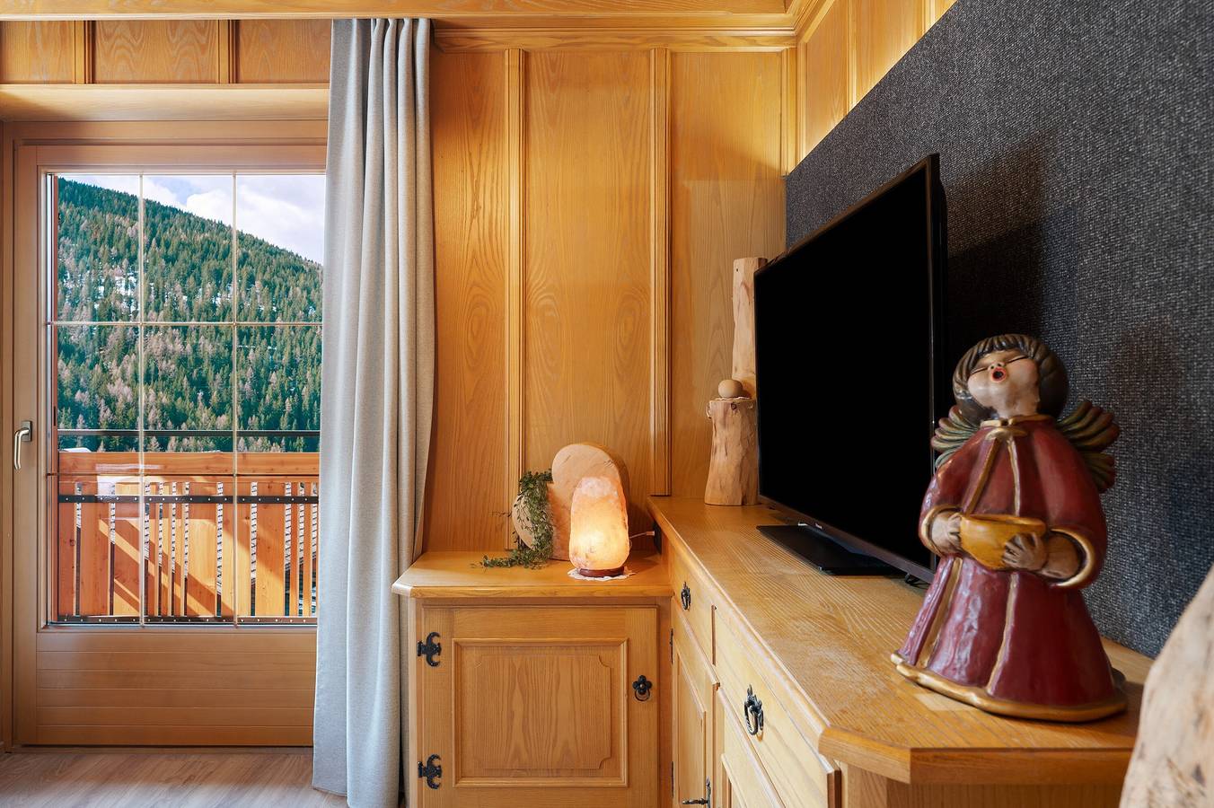 Ganze Wohnung, Ferienwohnung 'Anna' mit Bergblick, privater Terrasse und Wi-Fi in Reinswald, Sarntal